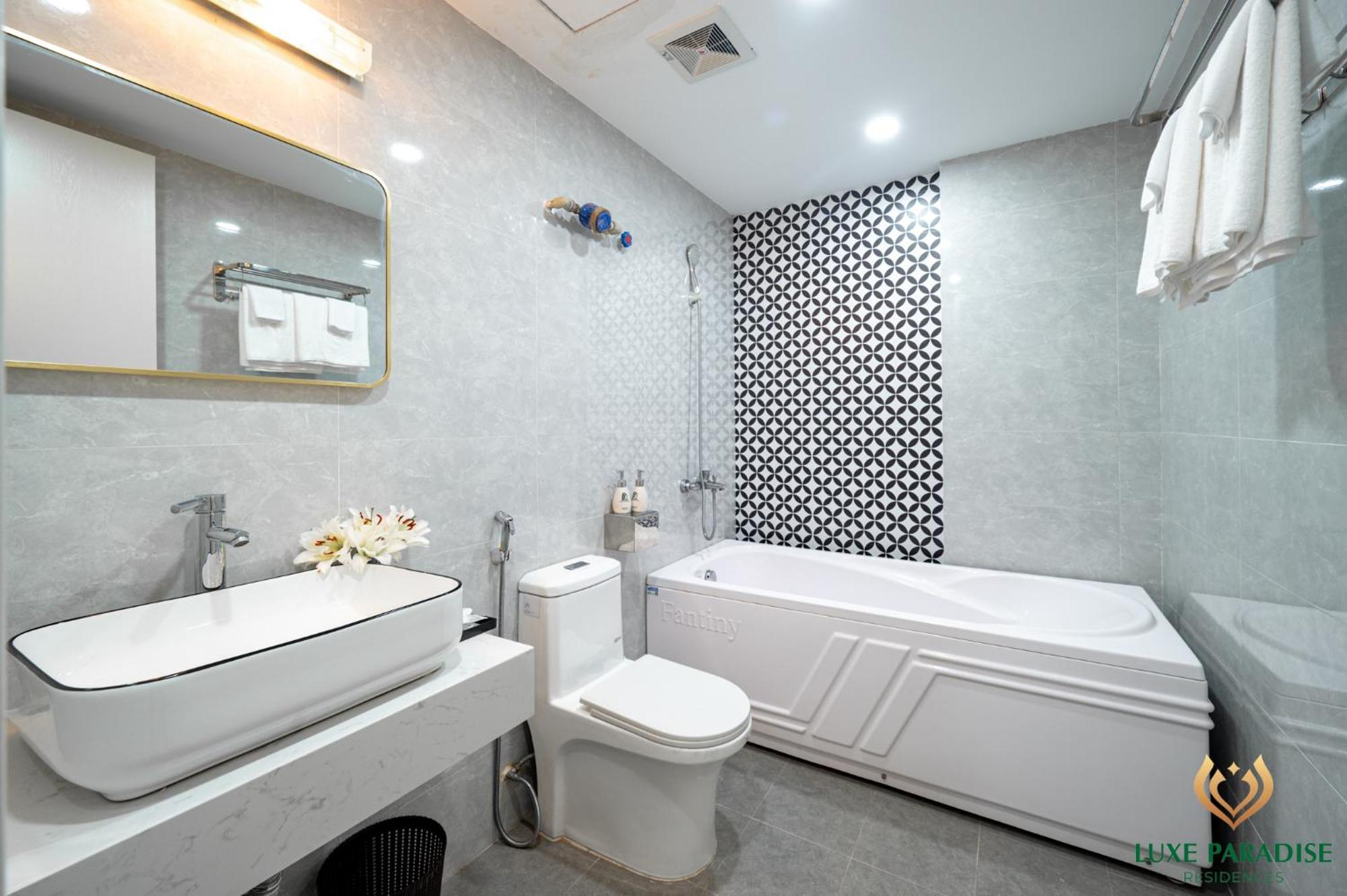 Luxe Paradise Residence 76 To Ngoc Van 하노이 외부 사진